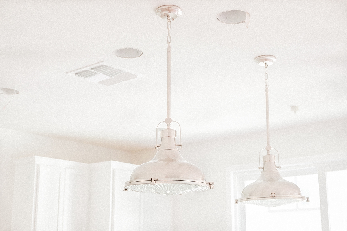 Pendant light at the kitchen island