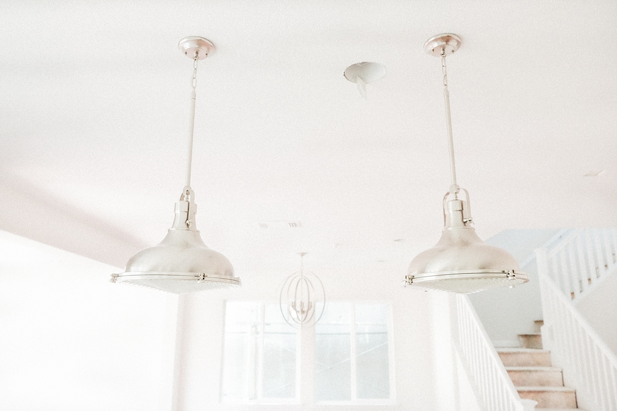 Dining room light and pendant light at the kitchen island