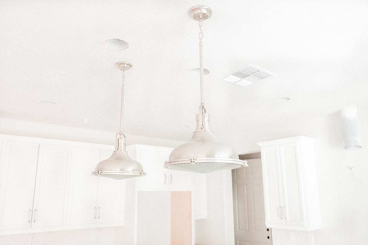 Pendant light at the kitchen island